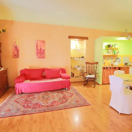 Le Casette Di Lu Bed & Breakfast 2*