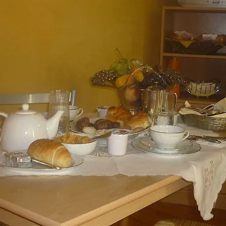 Bed & Breakfast Le Casette Di Lu 2*